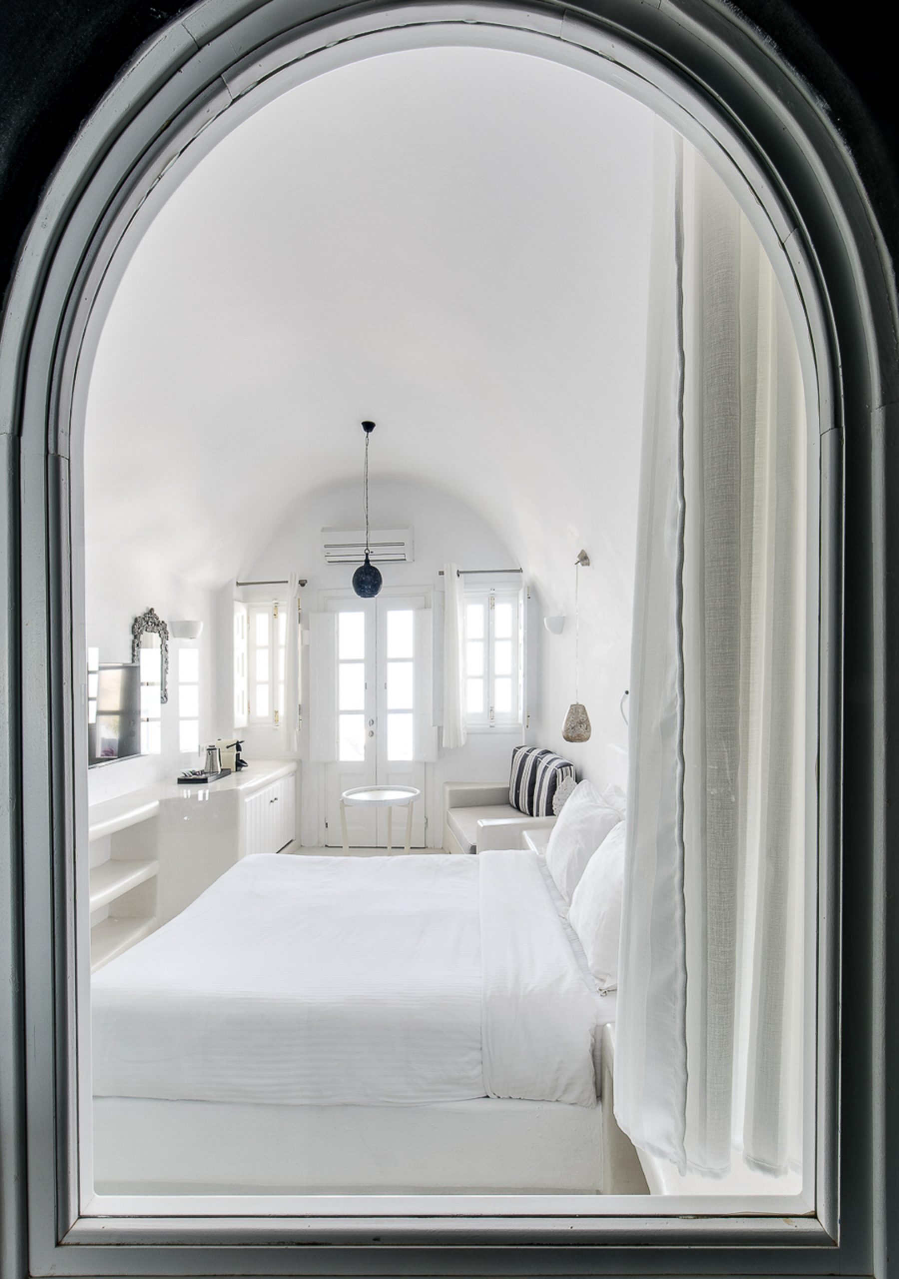 Deluxe room Dana Villas infinity Suites Santorini 8 scaled