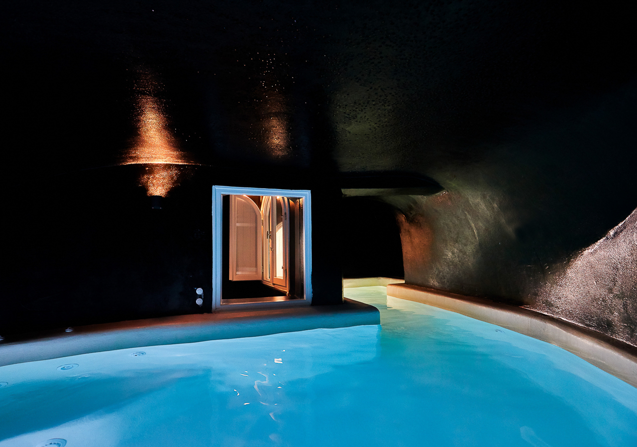 Master Pool Villa Infinity Suites Dana Villas Santorini 17